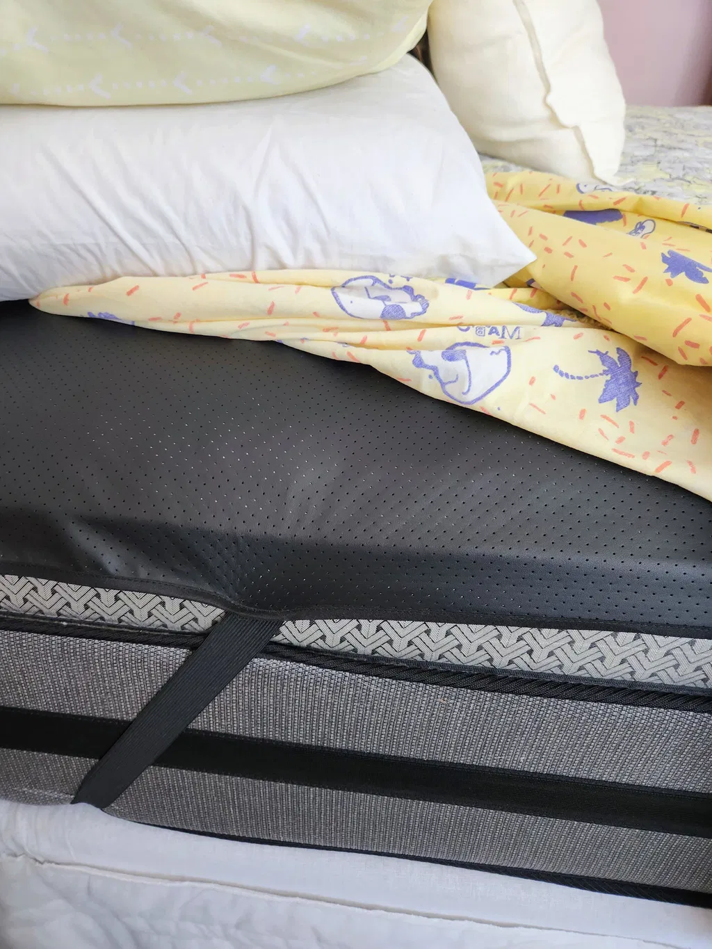 Grounded Kiwi Grounding Mat Bundle — Carbon Leatherette Mat + Pillow Covers, WorkSafe Audited, NZ's Best Seller image 4