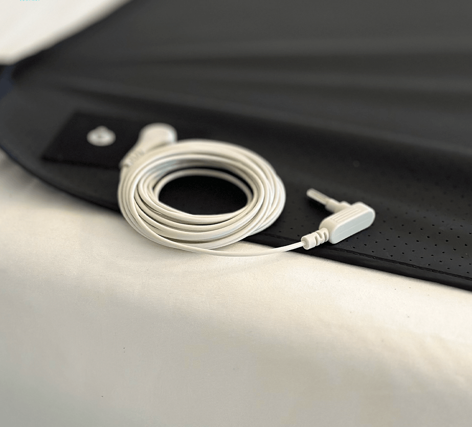 Grounding Company Premium Grounding Mattress Cover — Carbon-Infused Leatherette, Half and Full Size image 3